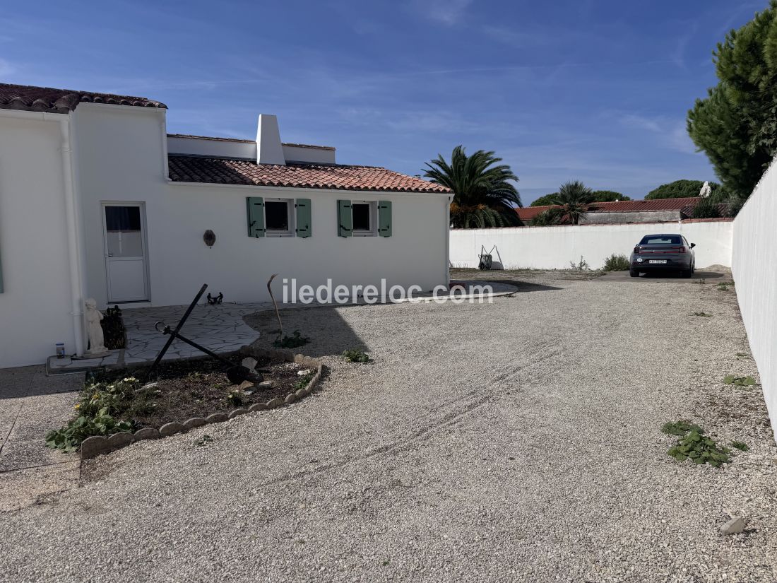 Photo 16 : EXTERIEUR d'une maison situ&eacute;e &agrave; La Couarde-sur-mer, &icirc;le de R&eacute;.