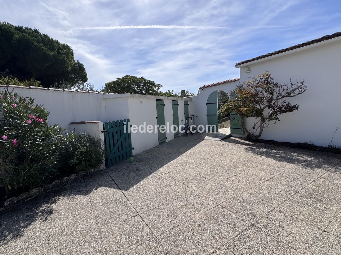 Photo 9 : EXTERIEUR d'une maison situ&eacute;e &agrave; La Couarde-sur-mer, &icirc;le de R&eacute;.