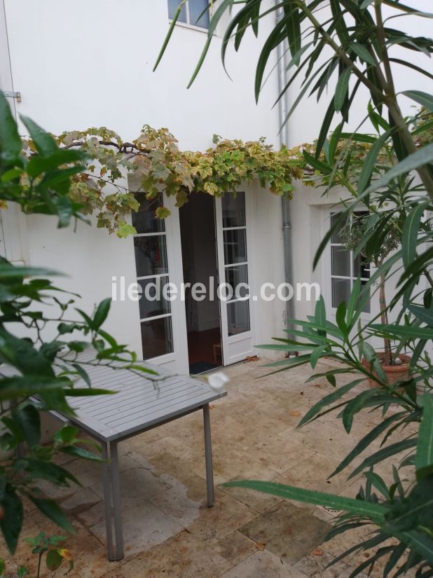 Photo 4 : JARDIN d'une maison situ&eacute;e &agrave; Loix, &icirc;le de R&eacute;.