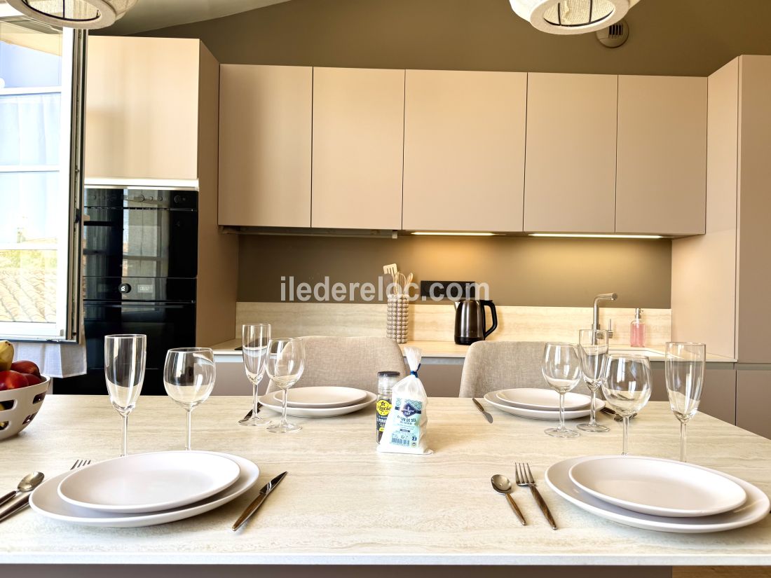 Photo 5 : CUISINE d'une maison situ&eacute;e &agrave; Le Bois-Plage-en-R&eacute;, &icirc;le de R&eacute;.