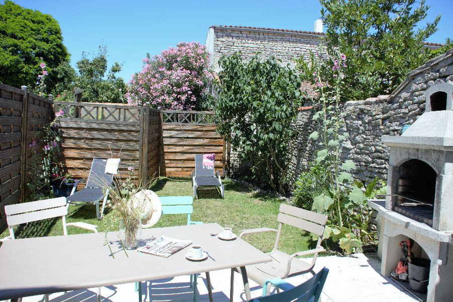 Photo 12 : TERRASSE d'une maison située à La Couarde-sur-mer, île de Ré.