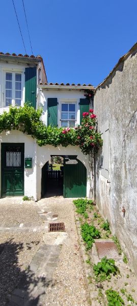 Photo 3 : EXTERIEUR d'une maison située à La Couarde-sur-mer, île de Ré.