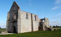 ruine de l abbayre des chasteliers